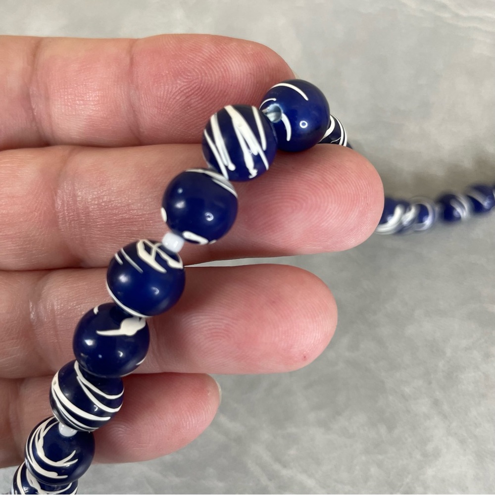 Vintage Navy and White Beaded Necklace - Picture 3 of 6